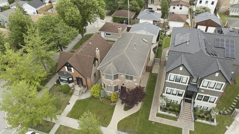 Tiny photo for 6057 N Tripp Avenue, Chicago, IL 60646 (MLS # 12656754)