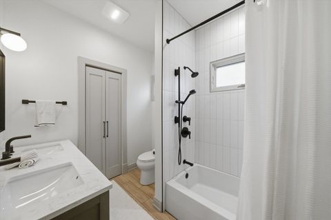 Tiny photo for 6057 N Tripp Avenue, Chicago, IL 60646 (MLS # 12656754)