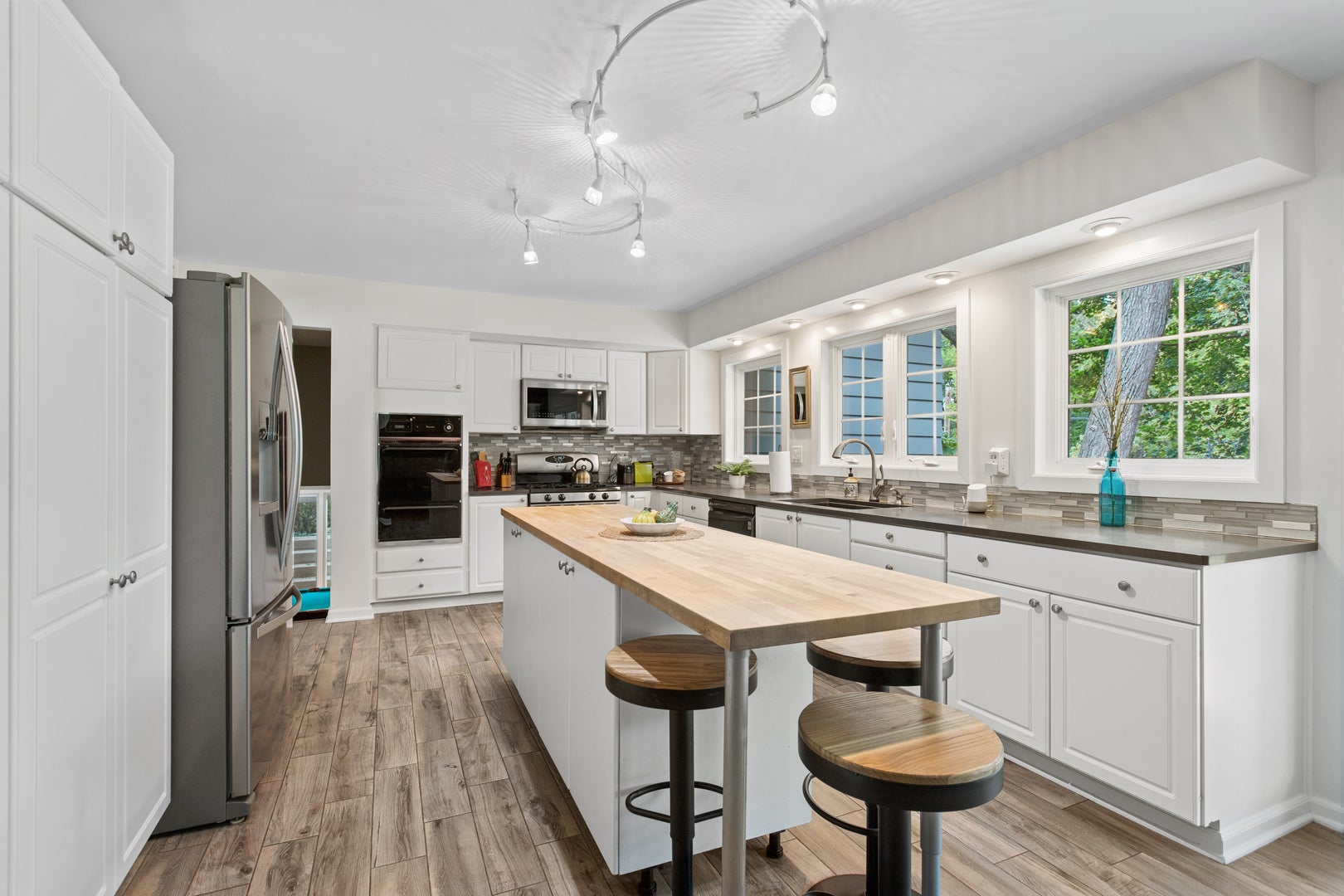 21 E Hillside Road