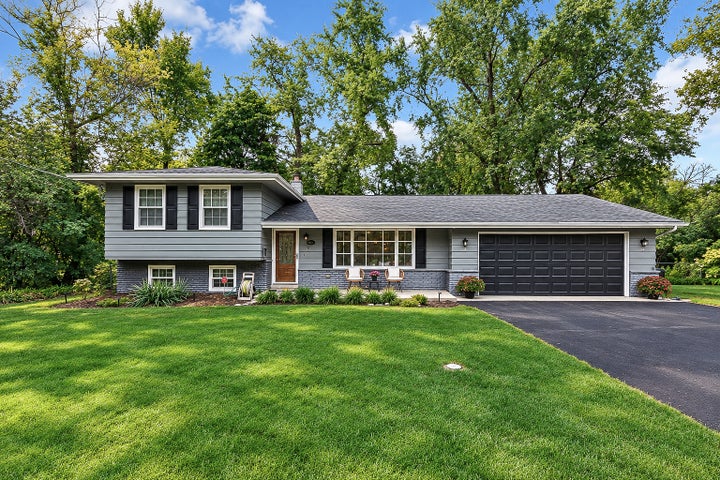 Photo 1 of 28 — 21 E Hillside Road, Naperville, IL 60540