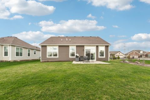 Tiny photo for 1053 Honey Locust Drive, Crystal Lake, IL 60012 (MLS # 12613687)