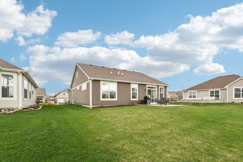 Tiny photo for 1053 Honey Locust Drive, Crystal Lake, IL 60012 (MLS # 12613687)