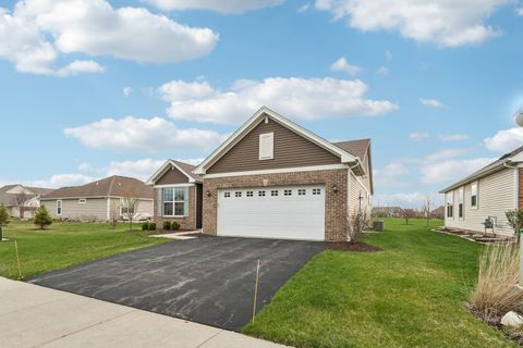 Tiny photo for 1053 Honey Locust Drive, Crystal Lake, IL 60012 (MLS # 12613687)