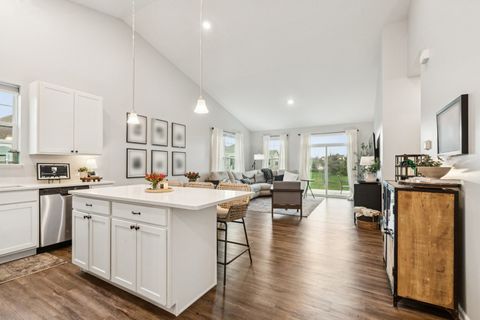 Tiny photo for 1053 Honey Locust Drive, Crystal Lake, IL 60012 (MLS # 12613687)