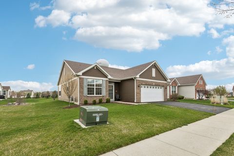 Tiny photo for 1053 Honey Locust Drive, Crystal Lake, IL 60012 (MLS # 12613687)