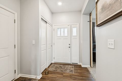Tiny photo for 1053 Honey Locust Drive, Crystal Lake, IL 60012 (MLS # 12613687)