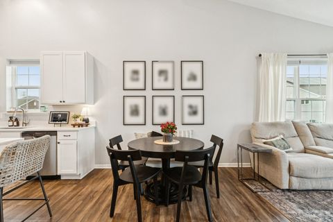 Tiny photo for 1053 Honey Locust Drive, Crystal Lake, IL 60012 (MLS # 12613687)