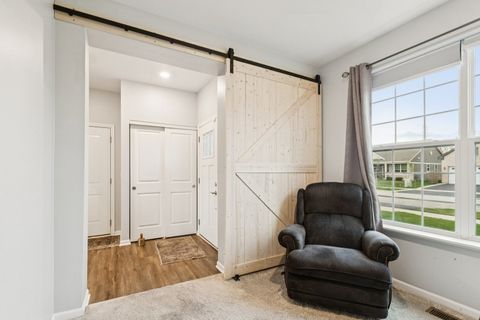 Tiny photo for 1053 Honey Locust Drive, Crystal Lake, IL 60012 (MLS # 12613687)