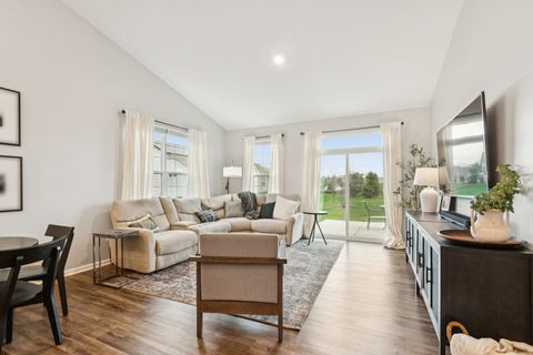 Tiny photo for 1053 Honey Locust Drive, Crystal Lake, IL 60012 (MLS # 12613687)