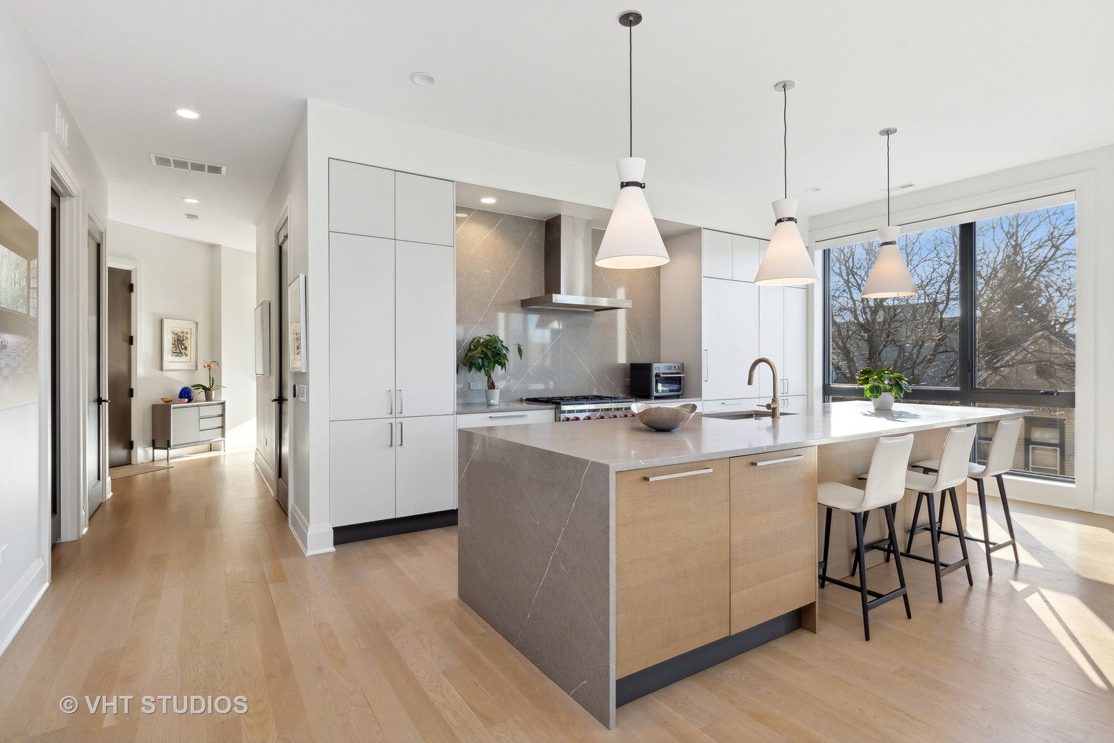 1110 W Schubert Avenue 303