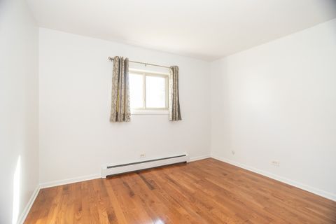 Tiny photo for 551 CARLYSLE Drive #2, Clarendon Hills, IL 60514 (MLS # 12510097)