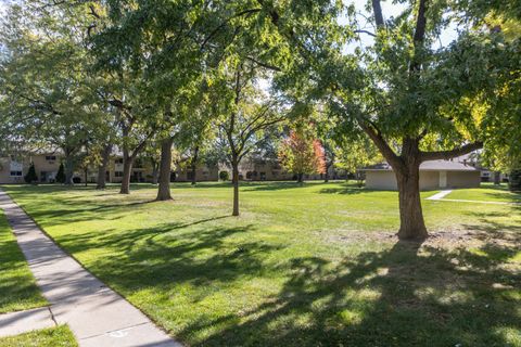 Tiny photo for 551 CARLYSLE Drive #2, Clarendon Hills, IL 60514 (MLS # 12510097)