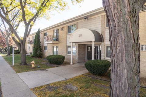 Photo of 551 CARLYSLE Drive #2, Clarendon Hills, IL 60514 (MLS # 12510097)