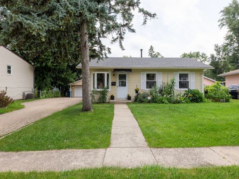 Photo of 1649 Park Avenue, Hanover Park, IL 60133 (MLS # 12488421)