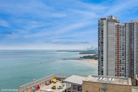 Tiny photo for 6171 N Sheridan Road #2404, Chicago, IL 60660 (MLS # 12564342)