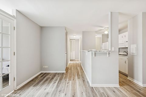 Tiny photo for 6171 N Sheridan Road #2404, Chicago, IL 60660 (MLS # 12564342)