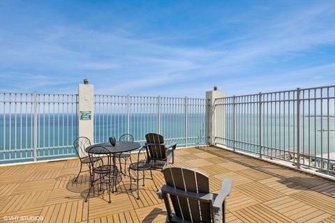 Tiny photo for 6171 N Sheridan Road #2404, Chicago, IL 60660 (MLS # 12564342)