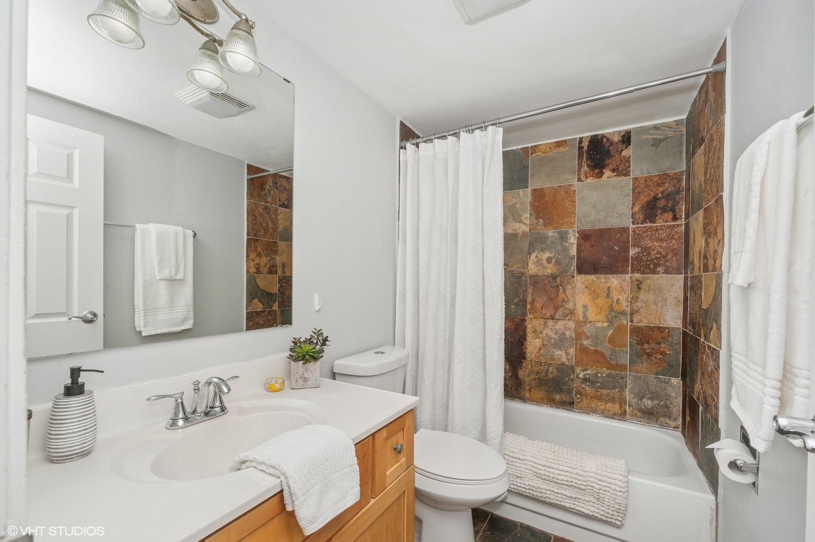 5600 ASTOR Lane 301