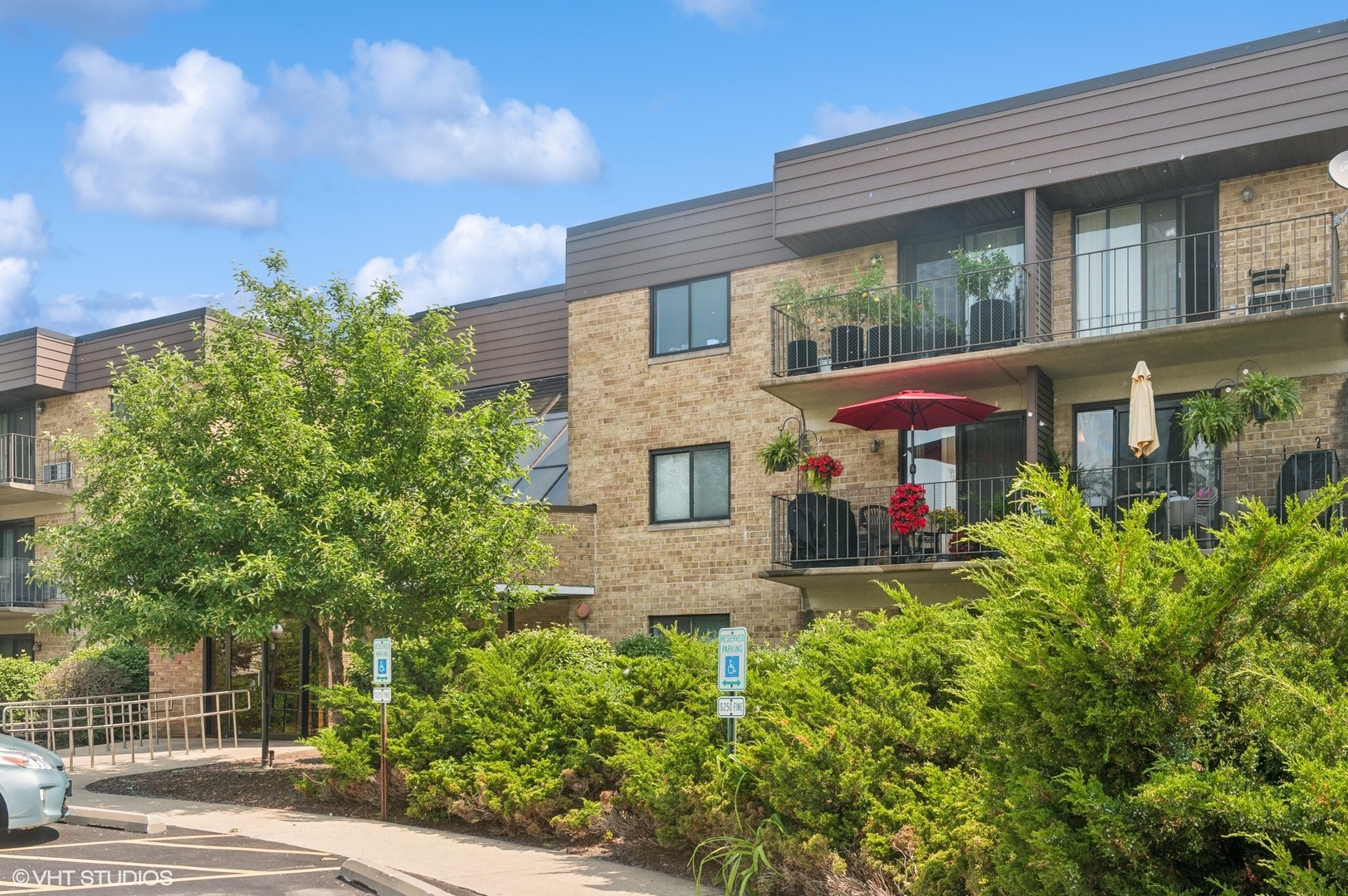 5600 ASTOR Lane 301