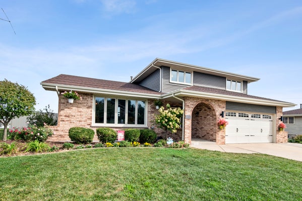 8930 POPLAR ST, TINLEY PARK, IL 60487 - Image e3ead070ca1df2b76f5e11c94a9c09e7/29634389