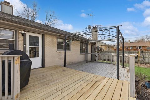 Tiny photo for 4804 Rose Street, Crystal Lake, IL 60014 (MLS # 12577735)