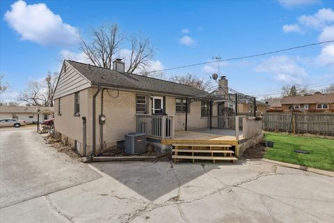 Tiny photo for 4804 Rose Street, Crystal Lake, IL 60014 (MLS # 12577735)