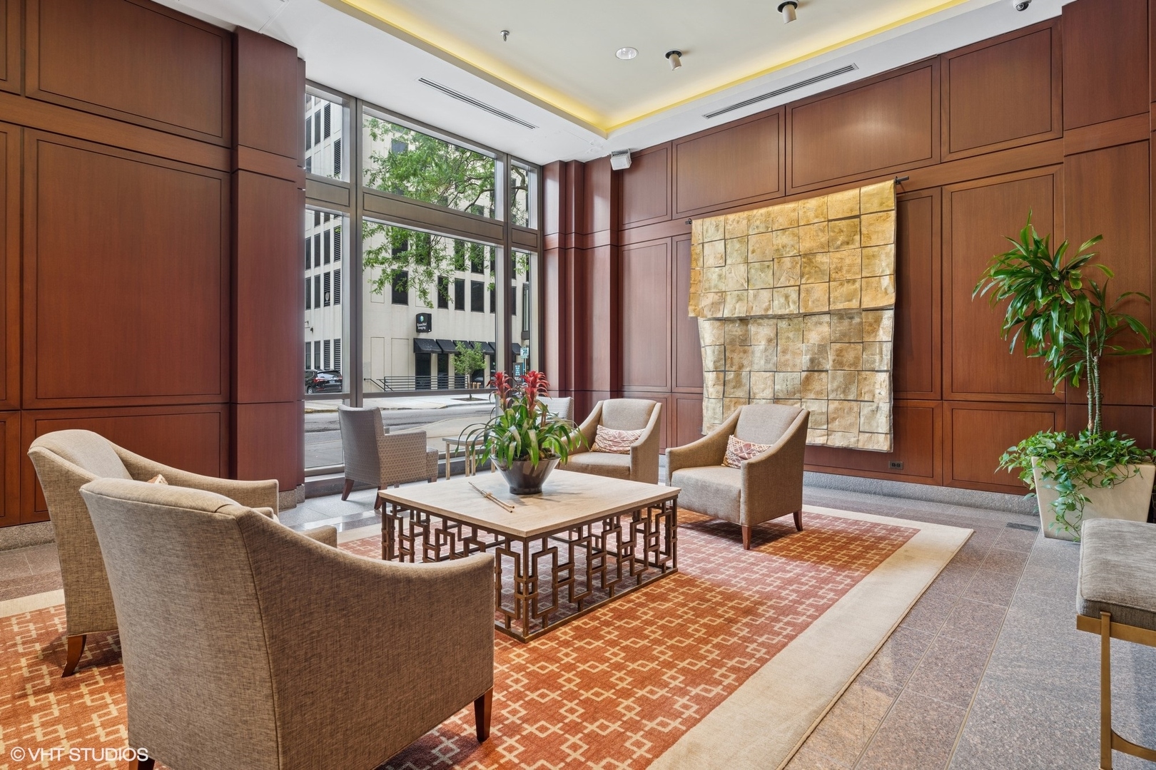 401 E Ontario Street 809