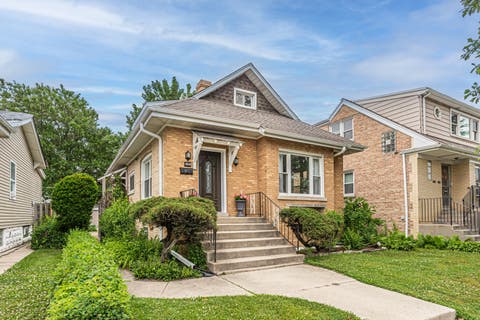 Tiny photo for 5830 N NAGLE Avenue, Chicago, IL 60646 (MLS # 12698656)