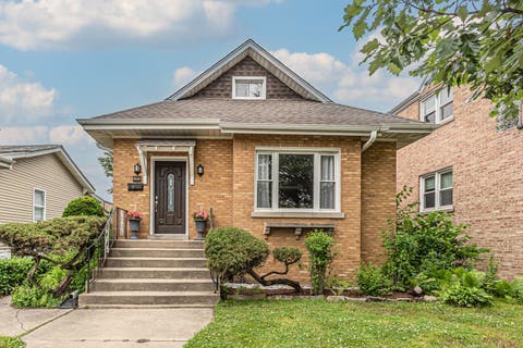 Tiny photo for 5830 N NAGLE Avenue, Chicago, IL 60646 (MLS # 12698656)