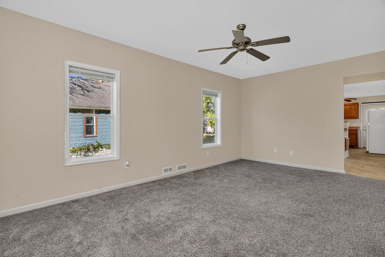 212 E Chippewa Street