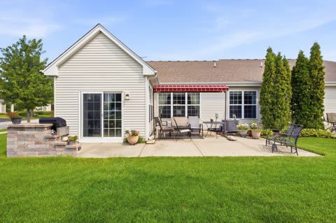 Tiny photo for 635 N Falls Circle, Pingree Grove, IL 60140 (MLS # 12730366)