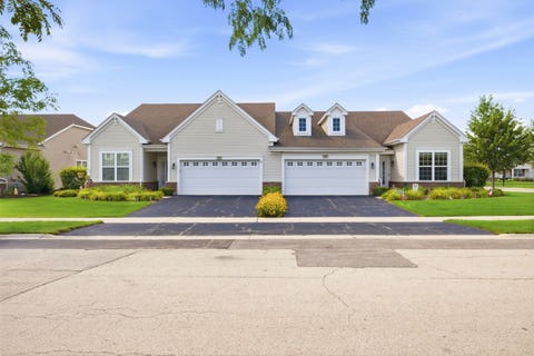 Photo of 635 N Falls Circle, Pingree Grove, IL 60140 (MLS # 12730366)