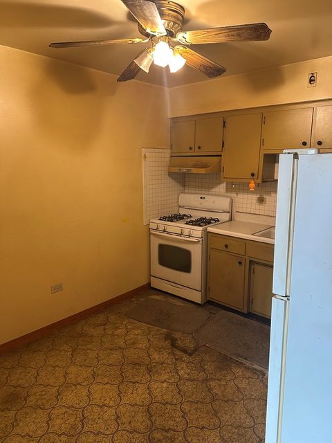 Tiny photo for 3033 Paris Avenue #303, River Grove, IL 60171 (MLS # 12615624)