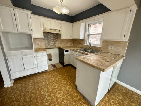 Tiny photo for 3618 1/2 Gunderson Avenue, Berwyn, IL 60402 (MLS # 12658442)