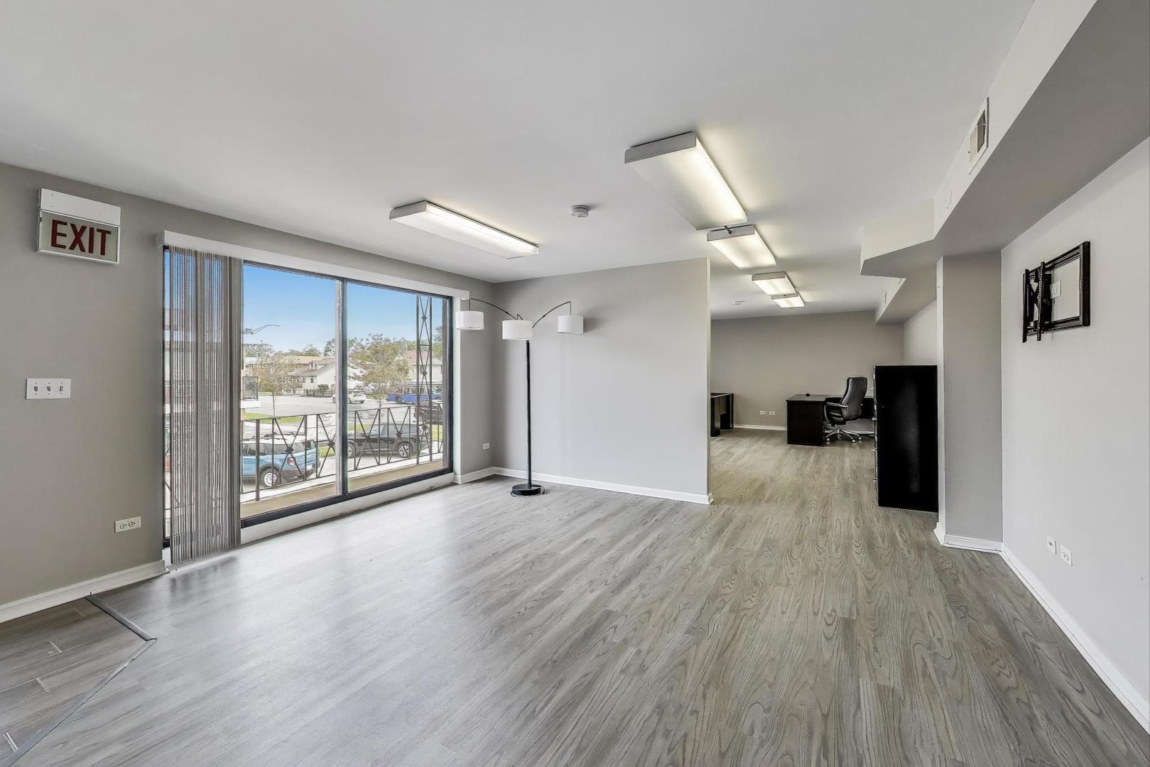 1038-1032 S La Grange Road