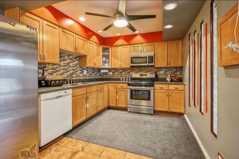 Tiny photo for 711 TIPPERARY Court W #2D, Schaumburg, IL 60193 (MLS # 12484621)
