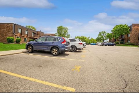 Tiny photo for 711 TIPPERARY Court W #2D, Schaumburg, IL 60193 (MLS # 12484621)