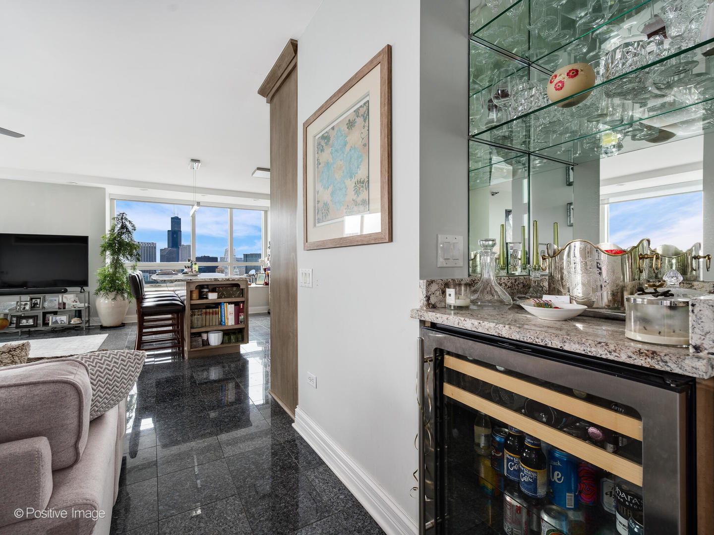 512 N MCCLURG Court 5407