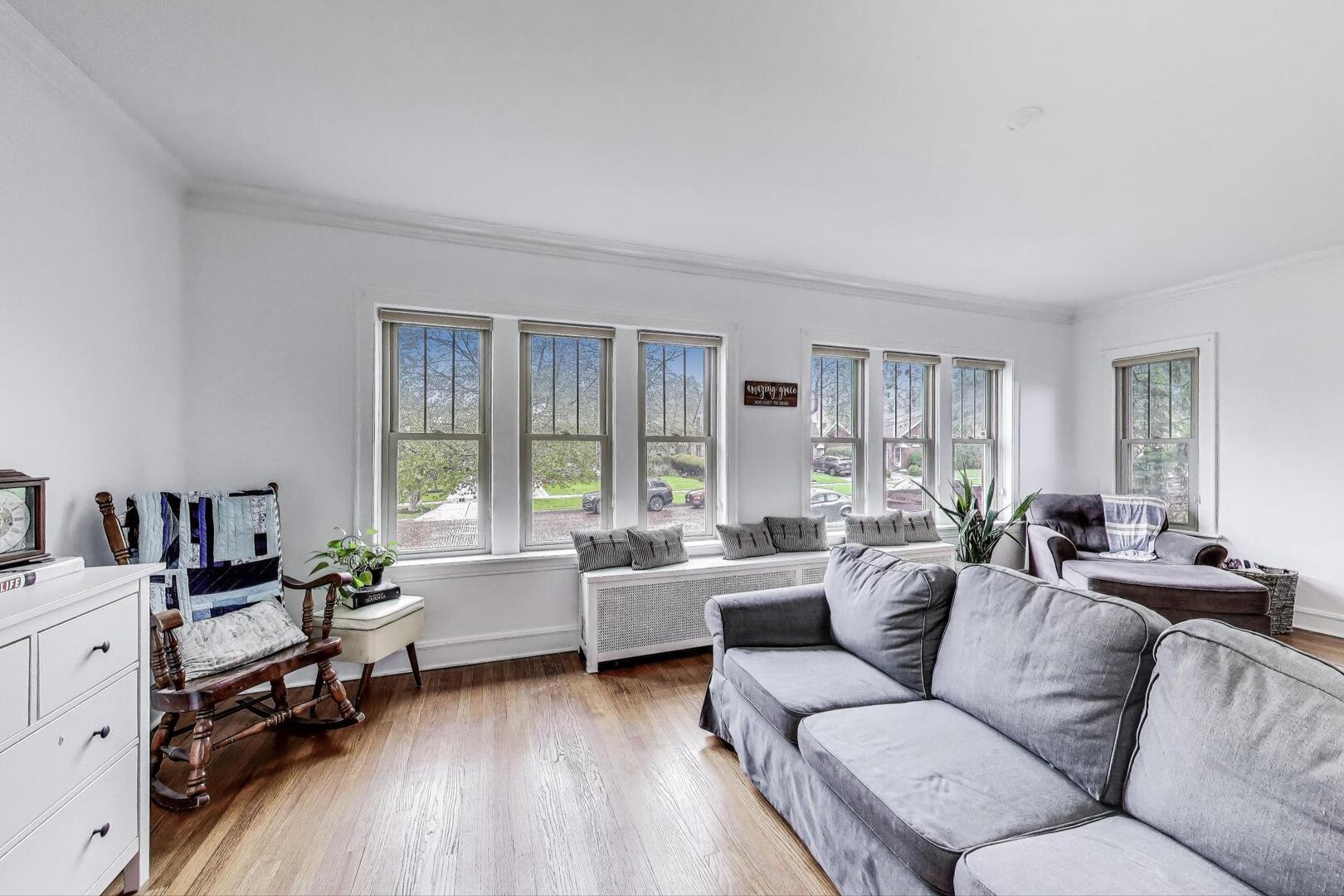 2253 W 110th Place