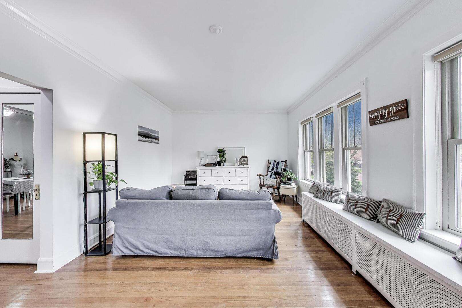 2253 W 110th Place