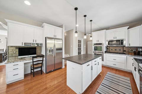 Tiny photo for 1133 Verona Ridge Drive, Aurora, IL 60506 (MLS # 12660460)