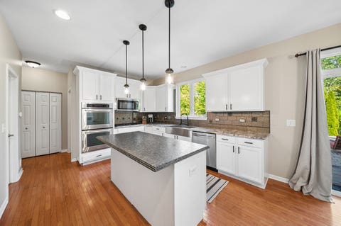 Tiny photo for 1133 Verona Ridge Drive, Aurora, IL 60506 (MLS # 12660460)