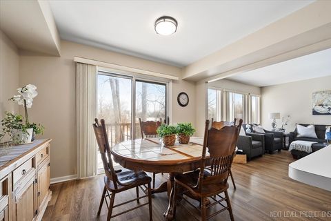 Tiny photo for 103 Locksley Drive, Streamwood, IL 60107 (MLS # 12557911)