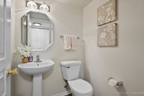 Tiny photo for 103 Locksley Drive, Streamwood, IL 60107 (MLS # 12557911)