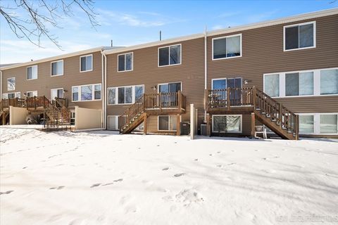 Tiny photo for 103 Locksley Drive, Streamwood, IL 60107 (MLS # 12557911)