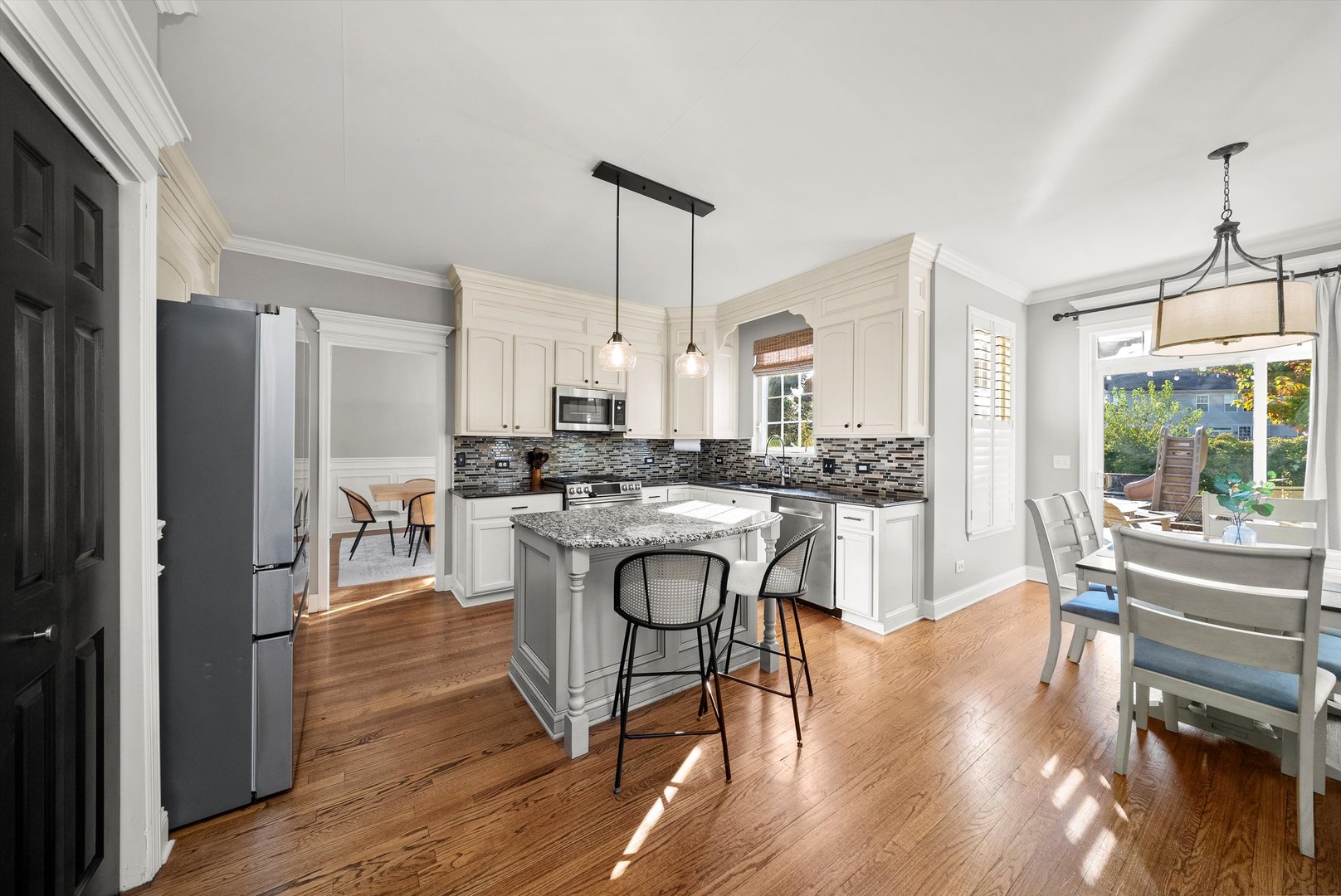 25143 W Glen Oaks Lane