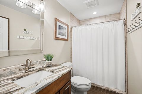 Tiny photo for 610 W Noyes Street, Arlington Heights, IL 60005 (MLS # 12589407)