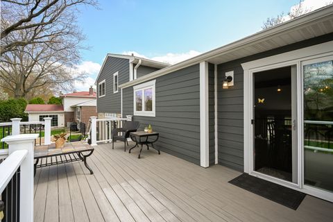 Tiny photo for 610 W Noyes Street, Arlington Heights, IL 60005 (MLS # 12589407)