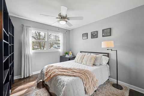 Tiny photo for 610 W Noyes Street, Arlington Heights, IL 60005 (MLS # 12589407)