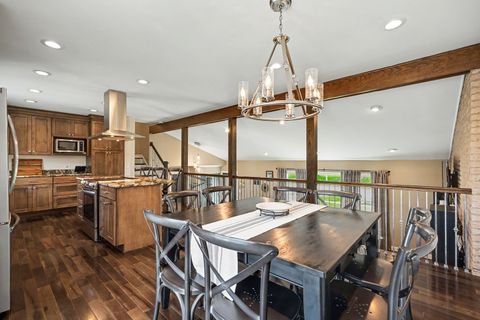 Tiny photo for 610 W Noyes Street, Arlington Heights, IL 60005 (MLS # 12589407)